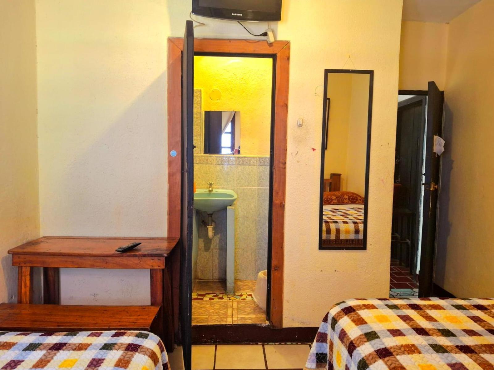 Hotel El Pasaje Антигуа-Гватемала Экстерьер фото