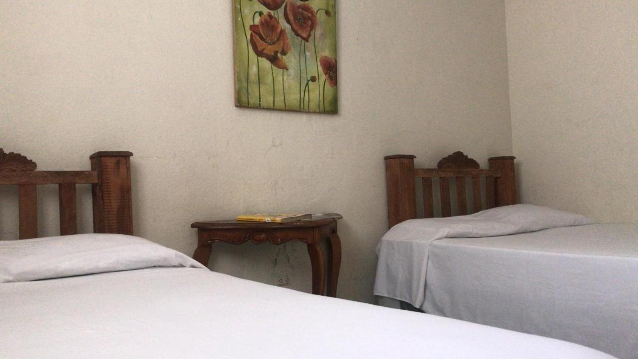 Hotel El Pasaje Антигуа-Гватемала Экстерьер фото